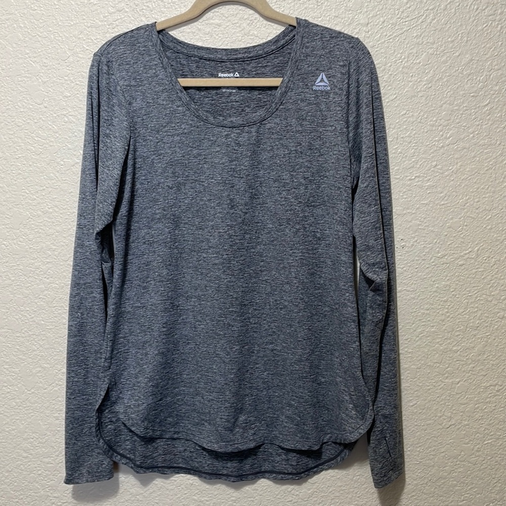 Reebok Women’s Long Sleeve Gray Athletic Tee. Excellent Condition. Size M.